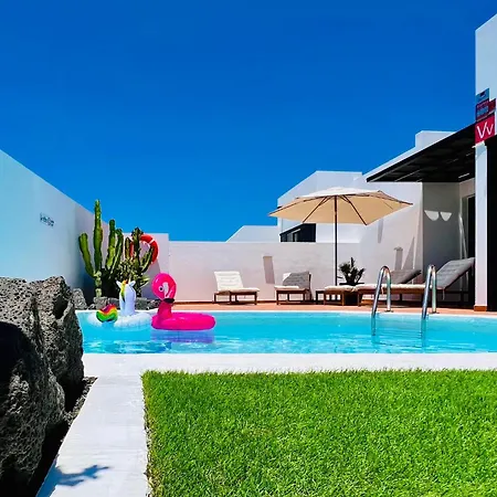 Villa El Salto 37: Renovated Retreat With Heated Pool And All-day Sun Playa Blanca (Lanzarote)