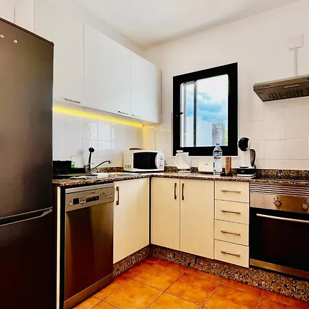 El Salto 37 - Rinnovata 2023, Piscina Riscaldata, Sole Tutto Il Giorno! Wi-fi, Massima Privacy, Ottima Posizione Playa Blanca (Lanzarote)